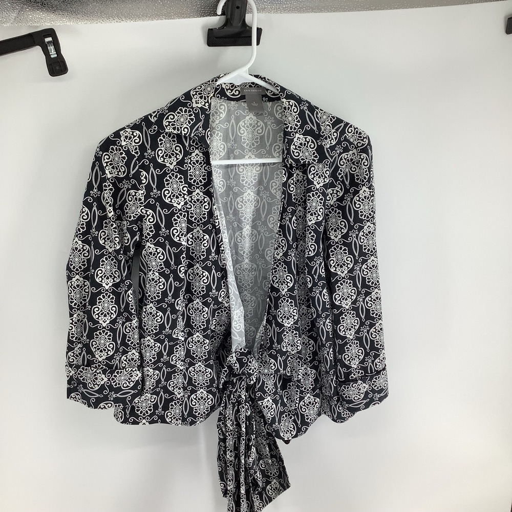 Ann Taylor Black White Paisley Print Blouse Size 6